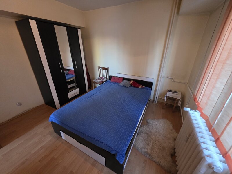 Piata Gorjului, 5 minute metrou, stradal pe Iuliu Maniu, vedere mixta