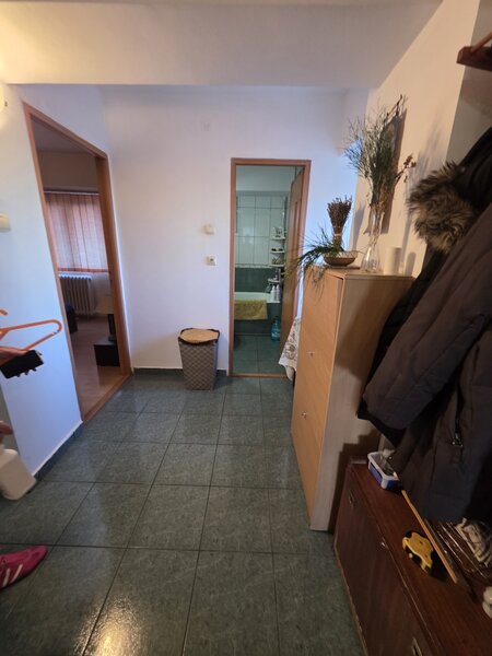 Piata Gorjului, 5 minute metrou, stradal pe Iuliu Maniu, vedere mixta