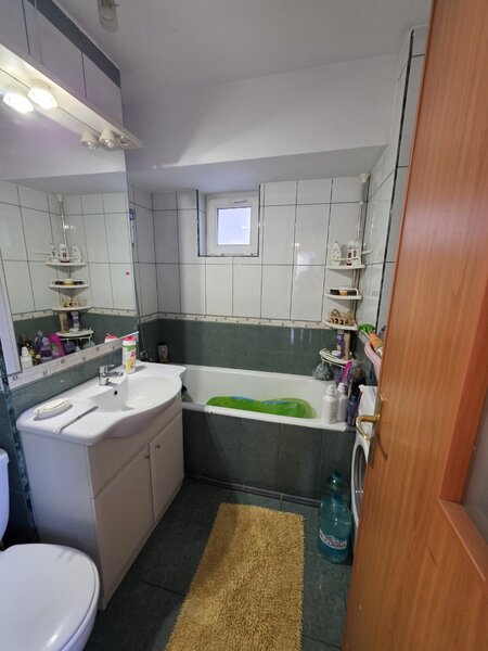 Piata Gorjului, 5 minute metrou, stradal pe Iuliu Maniu, vedere mixta