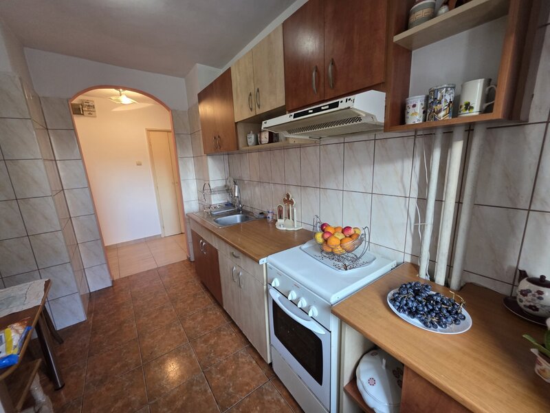 Piata Gorjului, 5 minute metrou, stradal pe Iuliu Maniu, vedere mixta